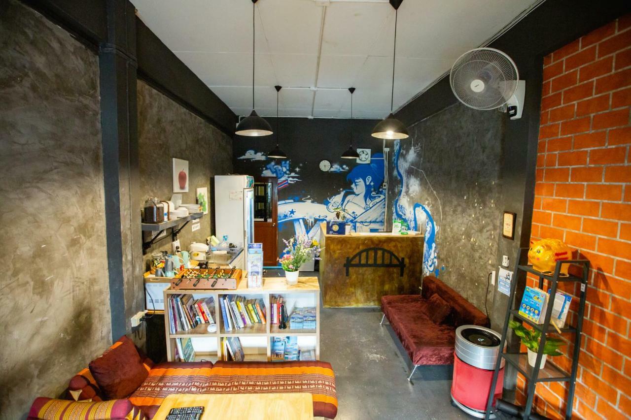 The Bridge Hostel Бангкок Екстер'єр фото