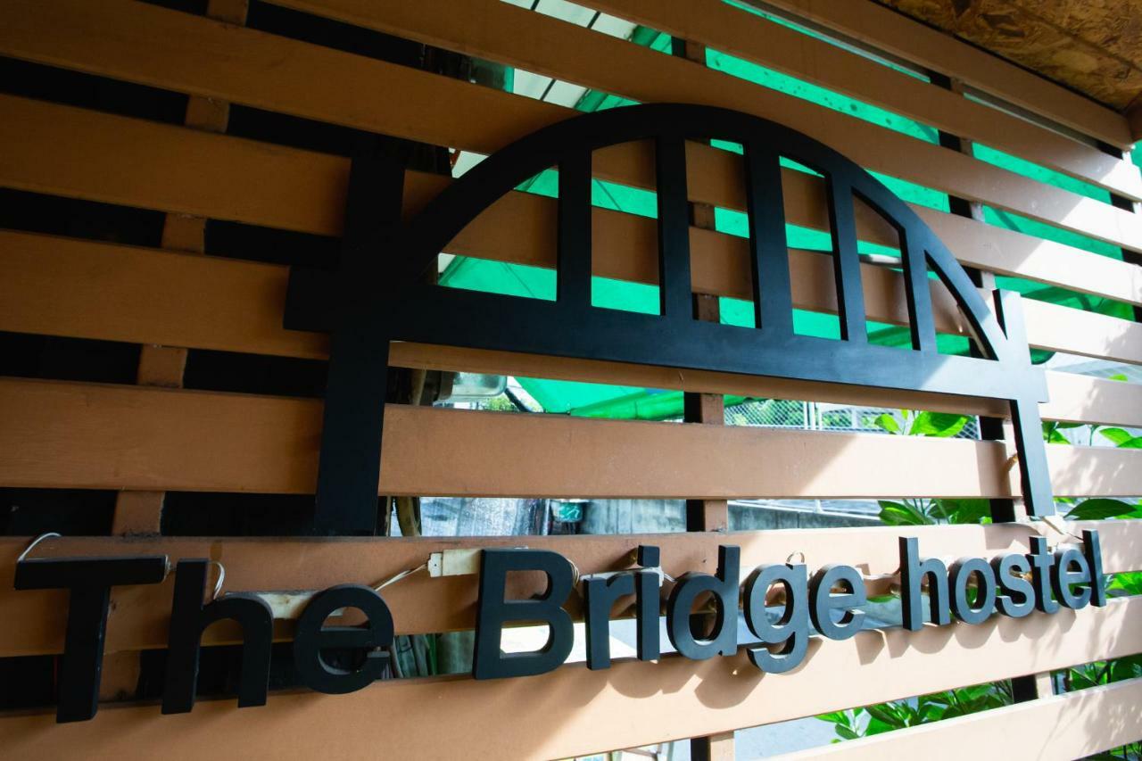 The Bridge Hostel Бангкок Екстер'єр фото
