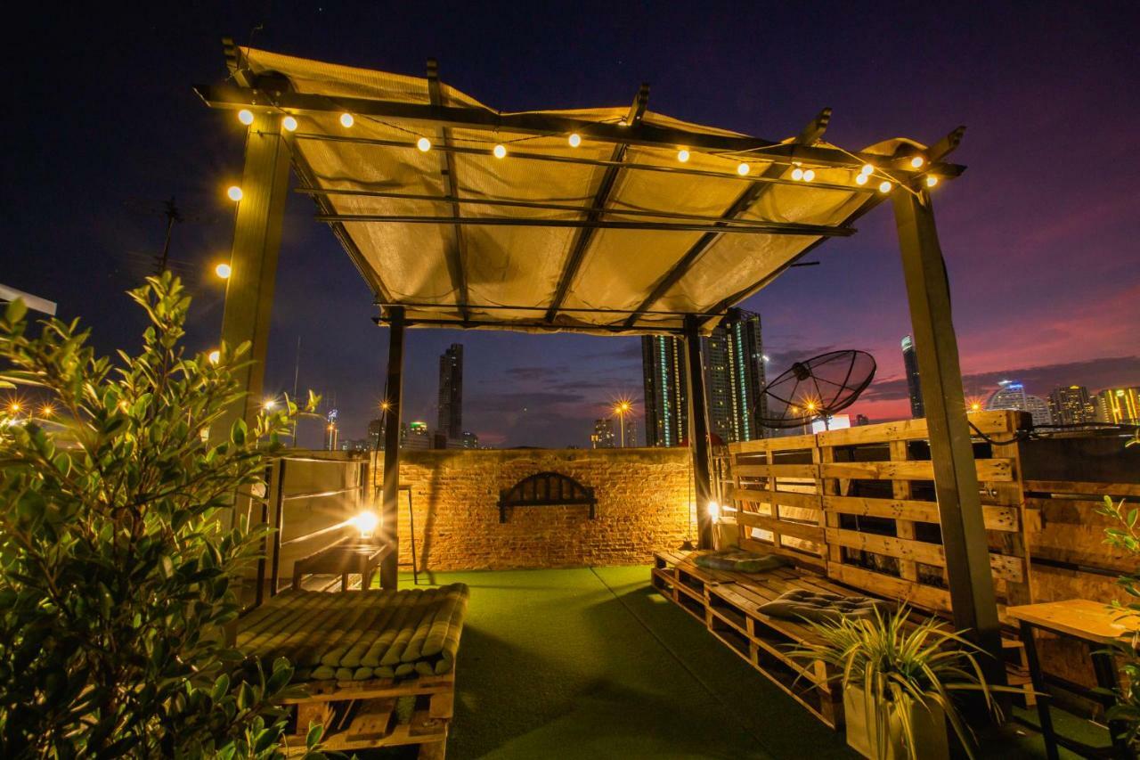 The Bridge Hostel Бангкок Екстер'єр фото