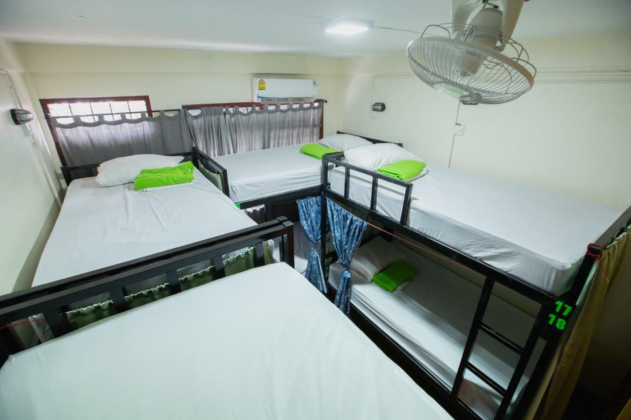 The Bridge Hostel Бангкок Екстер'єр фото