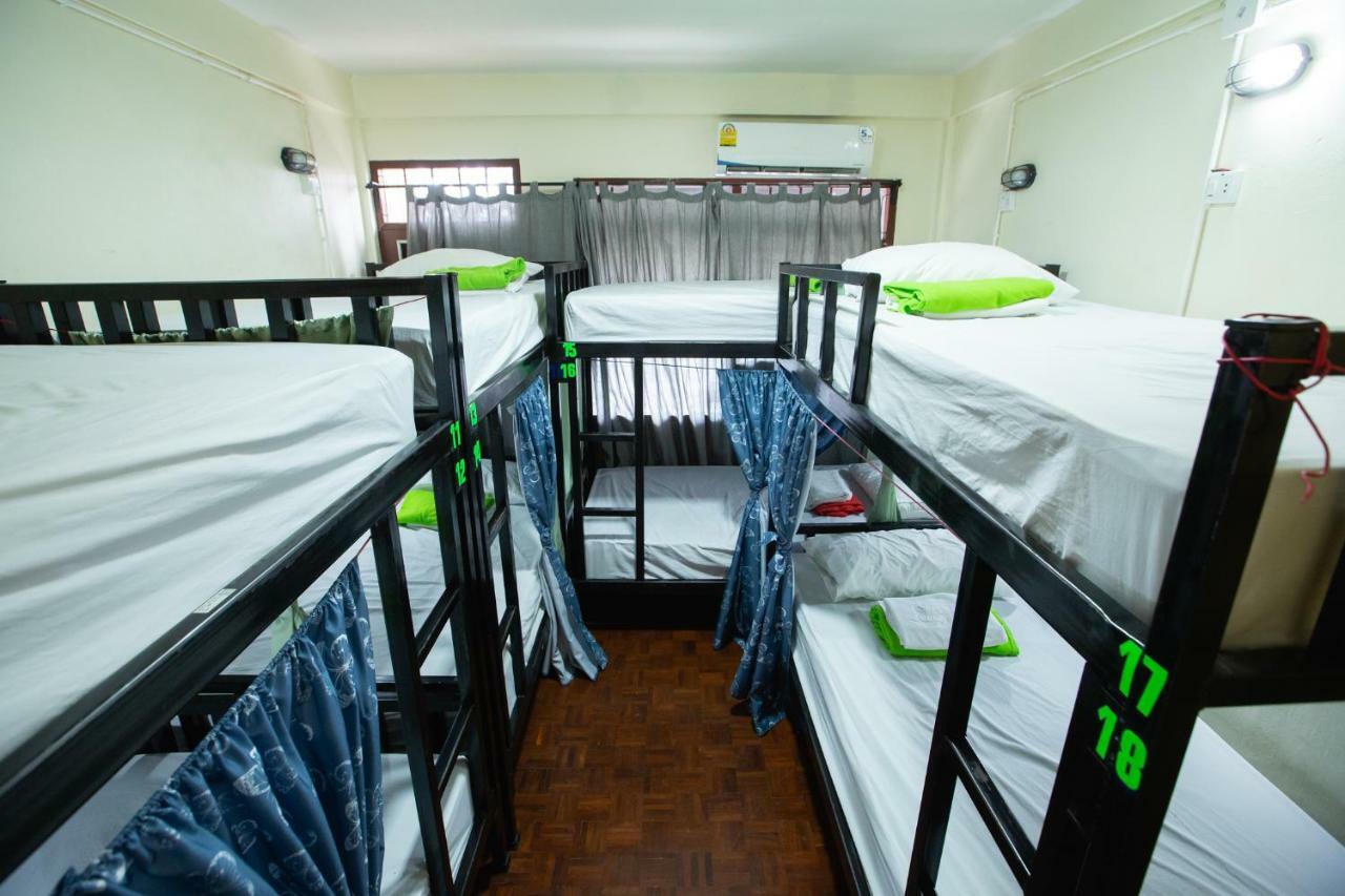 The Bridge Hostel Бангкок Екстер'єр фото