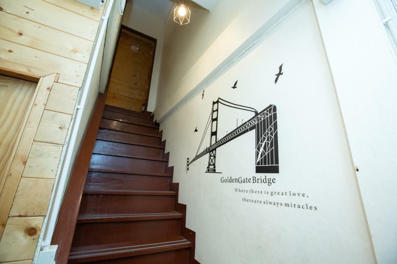 The Bridge Hostel Бангкок Екстер'єр фото