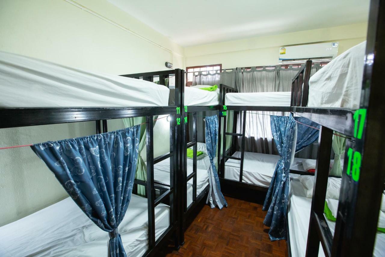 The Bridge Hostel Бангкок Екстер'єр фото