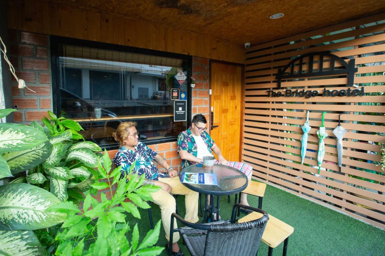 The Bridge Hostel Бангкок Екстер'єр фото