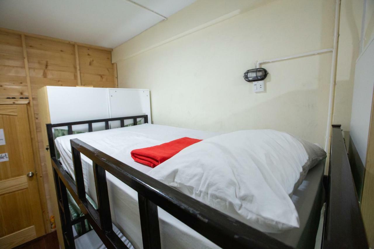 The Bridge Hostel Бангкок Екстер'єр фото