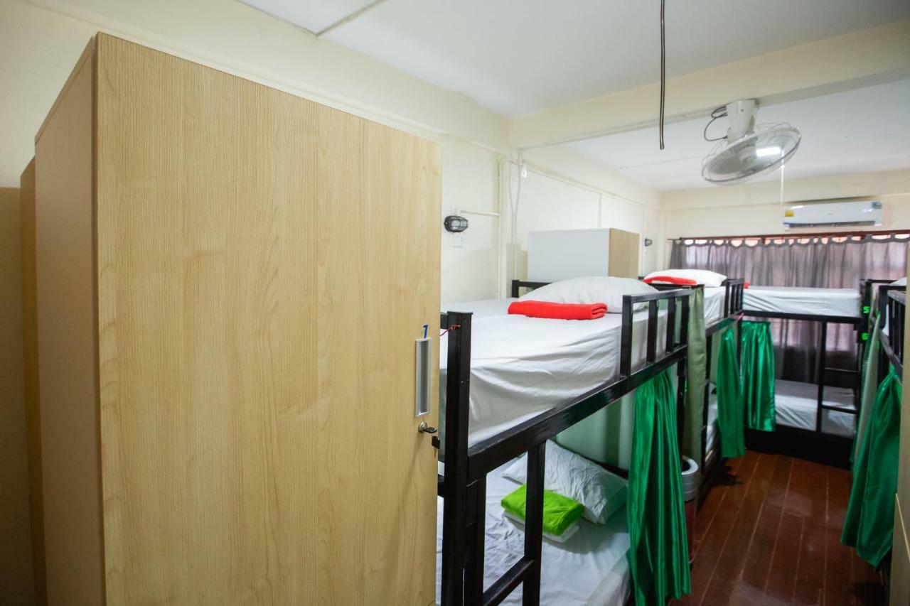 The Bridge Hostel Бангкок Екстер'єр фото