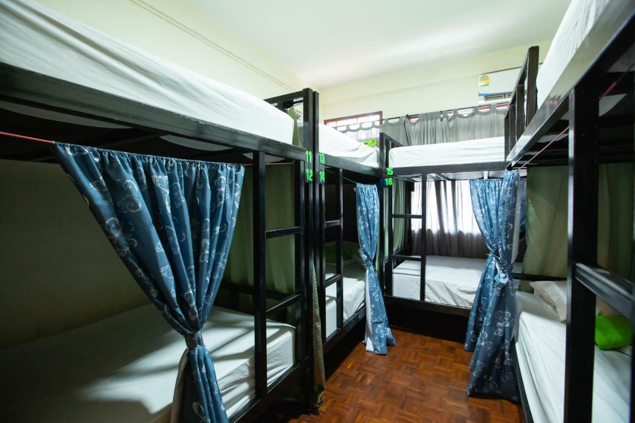 The Bridge Hostel Бангкок Екстер'єр фото