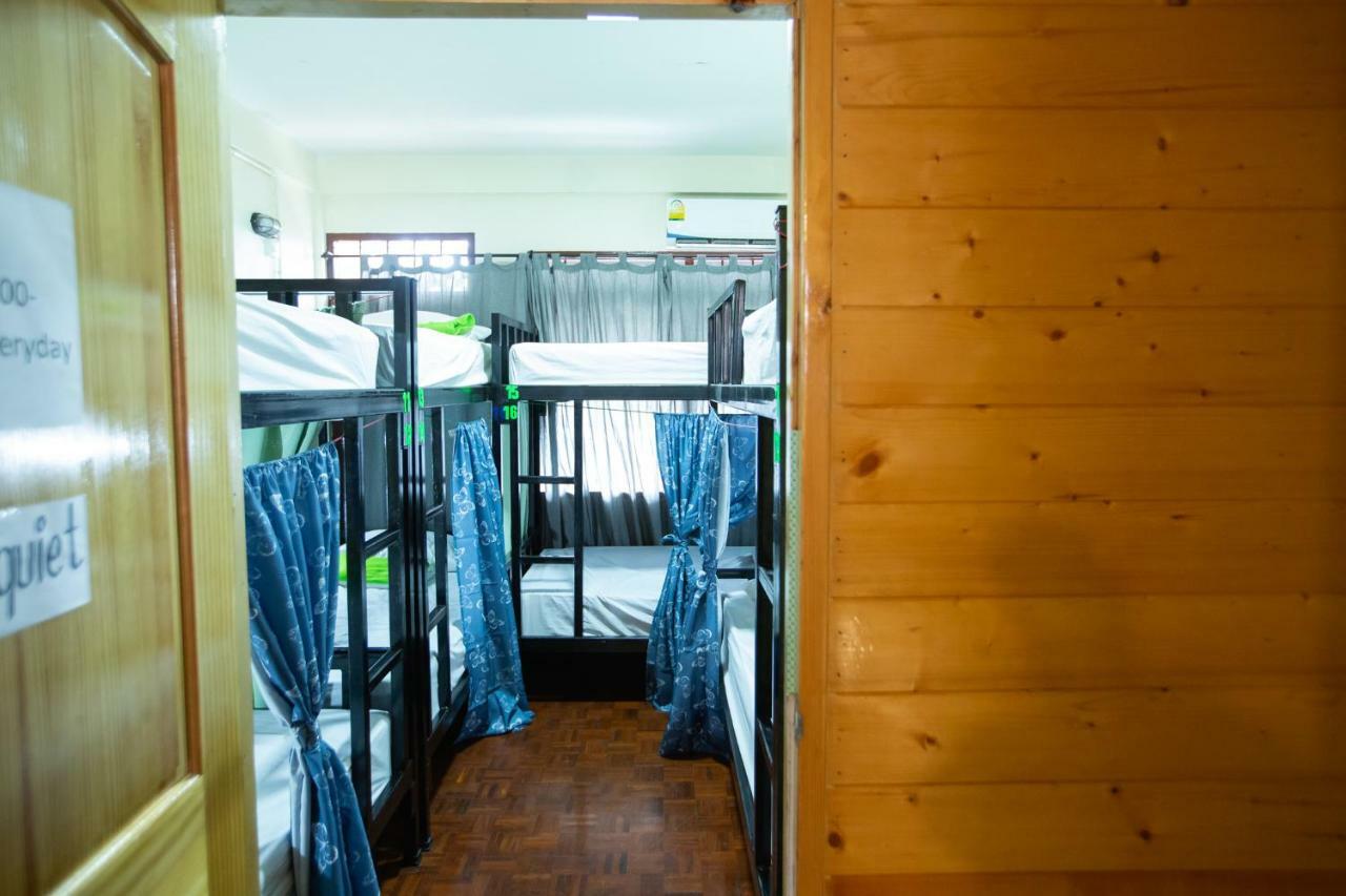 The Bridge Hostel Бангкок Екстер'єр фото